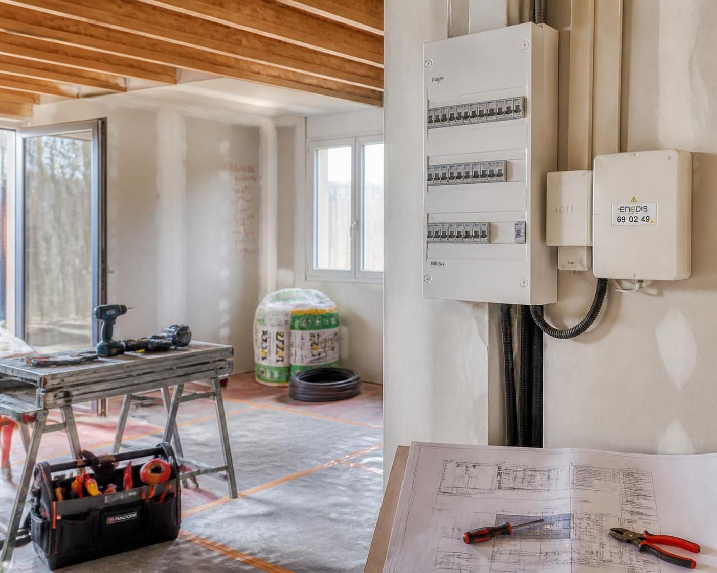 découvrez pourquoi il est essentiel de consulter www.enedis.fr avant de planifier vos travaux électriques pour assurer sécurité, conformité et éviter les interruptions de service.